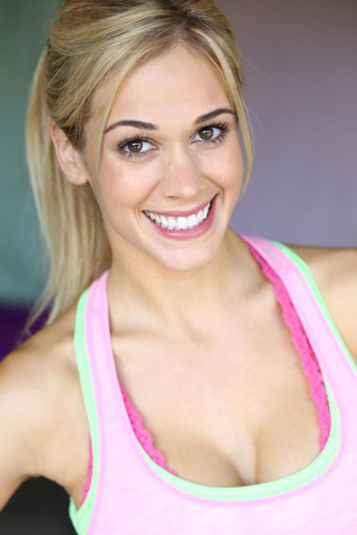 How hard would u fukkers plow Lauren Compton?(IG sloot) Bodybuilding