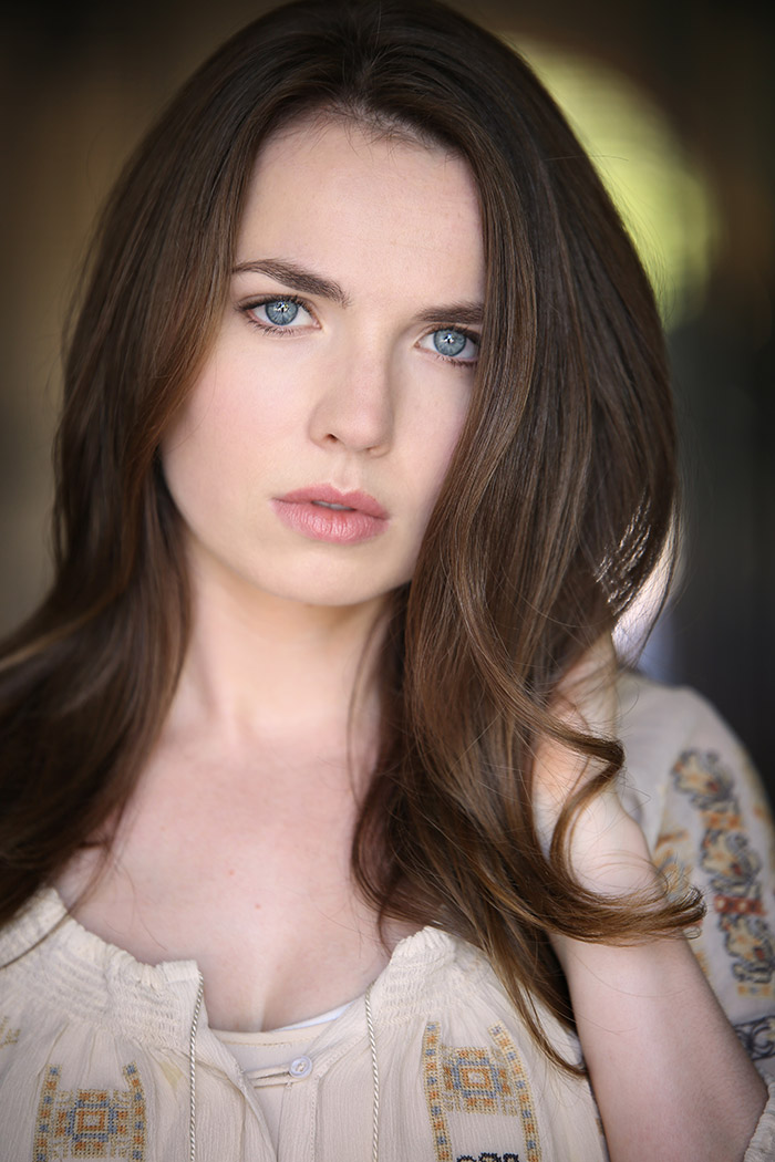 Brand Model and Talent Thompson Lifestyle Women