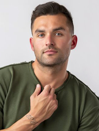 Zach Mills