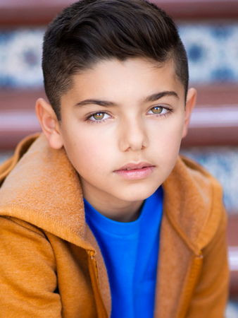Max Builes